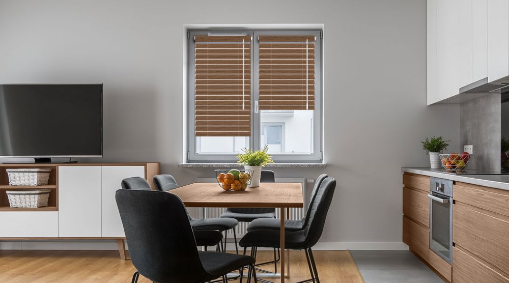 Жалюзи горизонтальные Виконт цвет венге под дерево galuzi_gorizontalni23