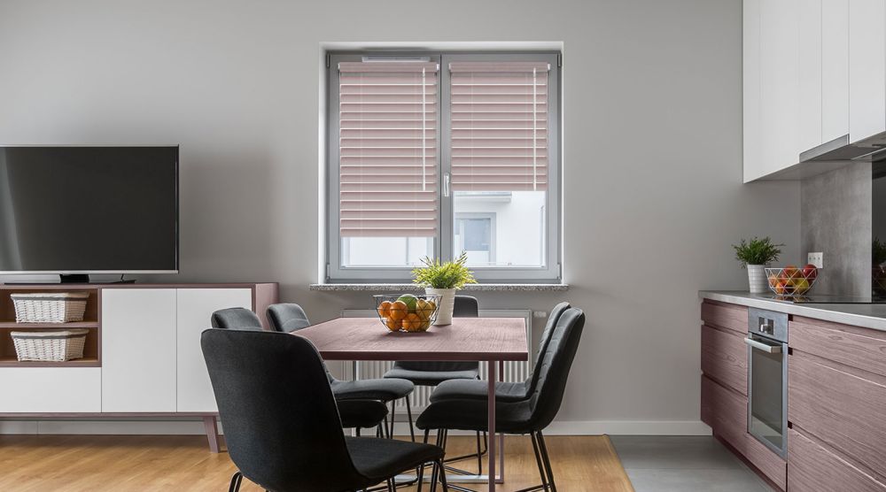 Жалюзи горизонтальные Виконт цвет серо-розовый galuzi_gorizontalni10